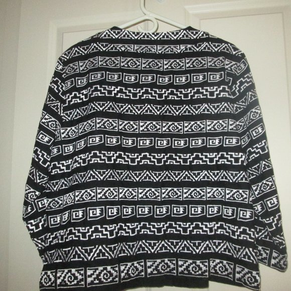CHICO's Black/White Embroidered Zip Jacket Size 3 NWT - Picture 2 of 6